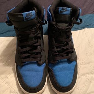 Air Jordan 1 Mid Retro